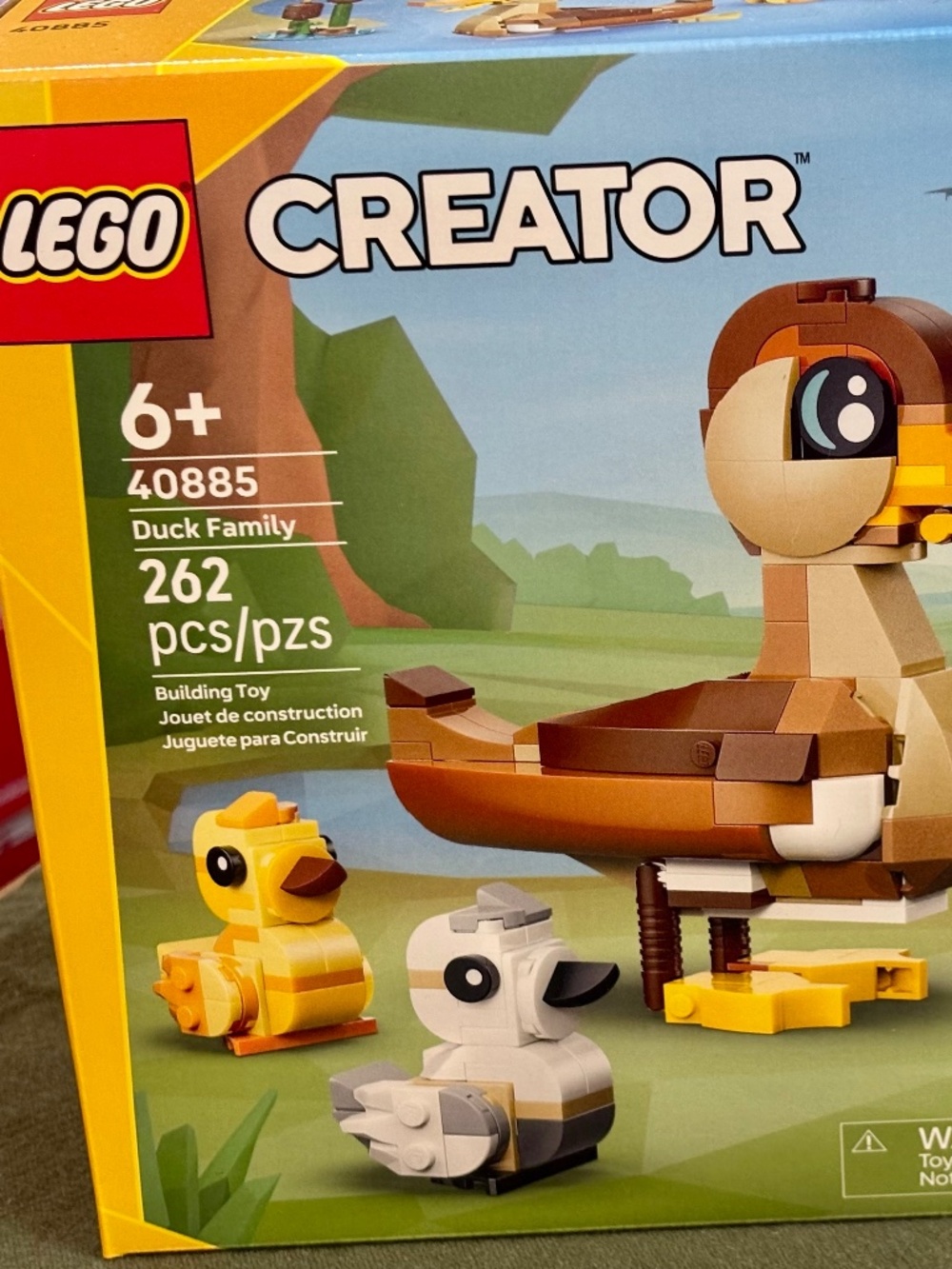 LEGO "Duck Family" 40885. Limited release. UNOPENED & mint condition.